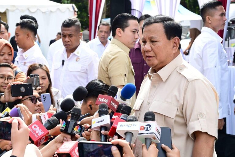 Prabowo-diwawancara-usai-menggunakan-hal-pilihnya-pada-Pikada-2024