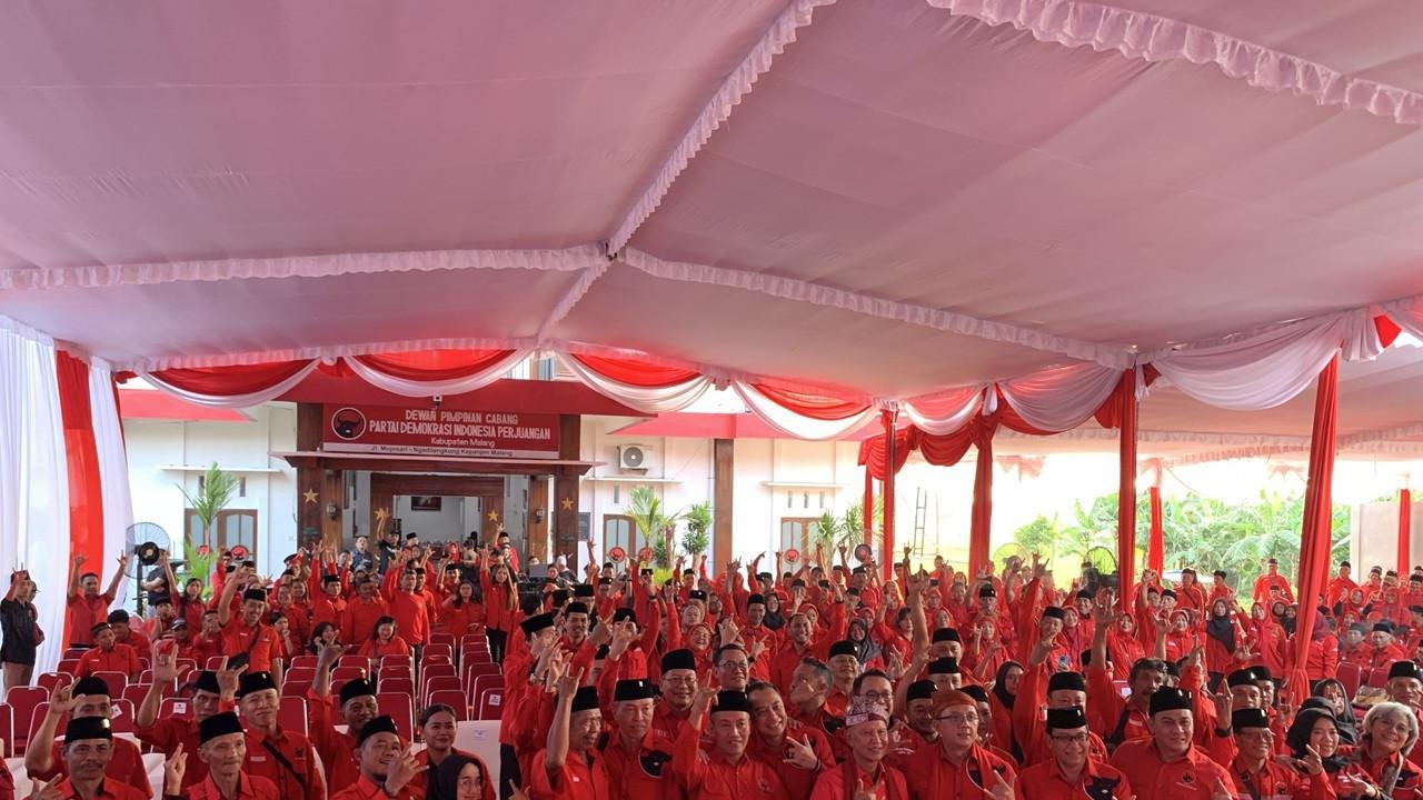 072992500_1791555673-Konsolidasi_pdip_jatim_di_malang_2
